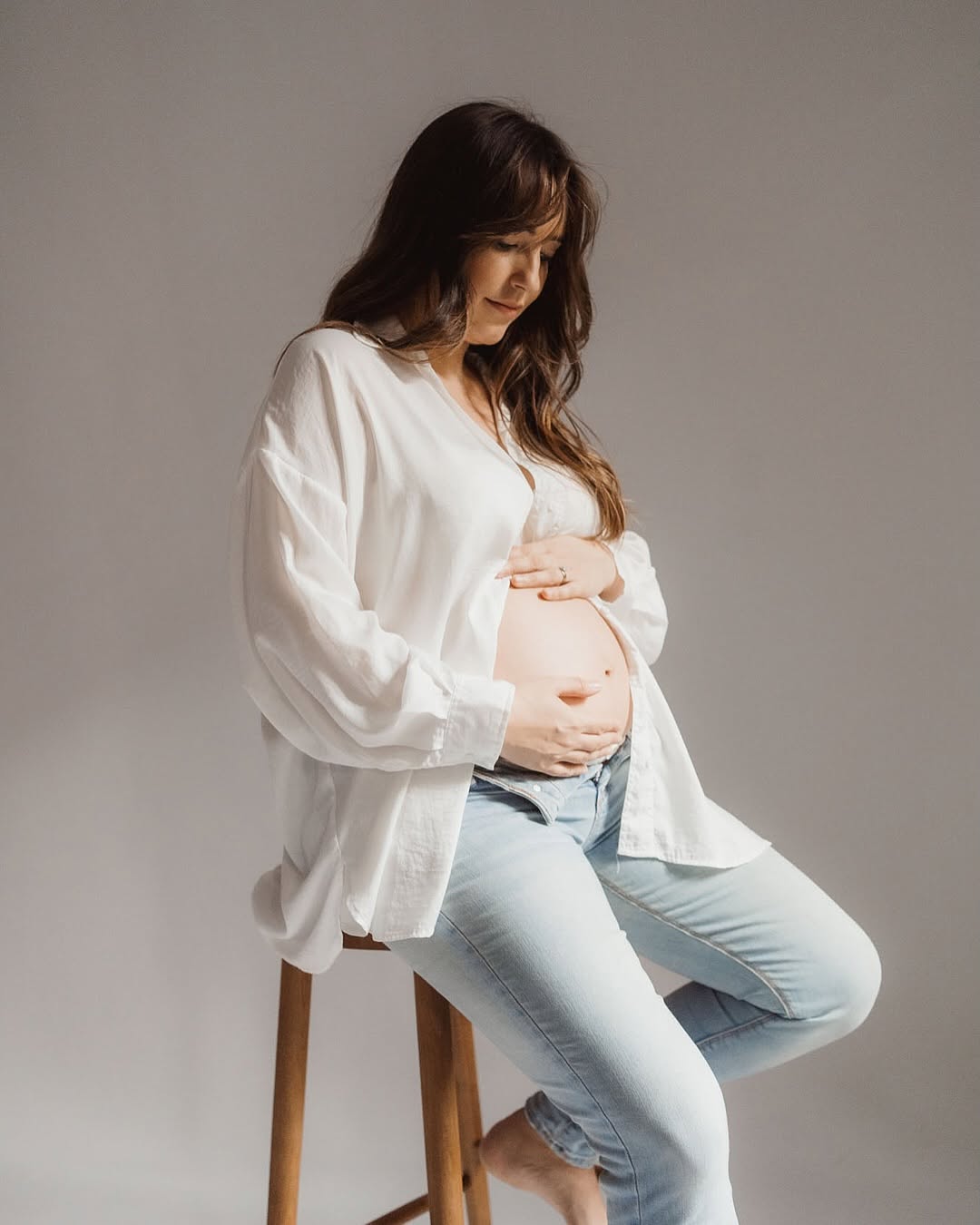 Algunas de las sesiones de maternidad en mi estudio.. Siempre animo a las par...